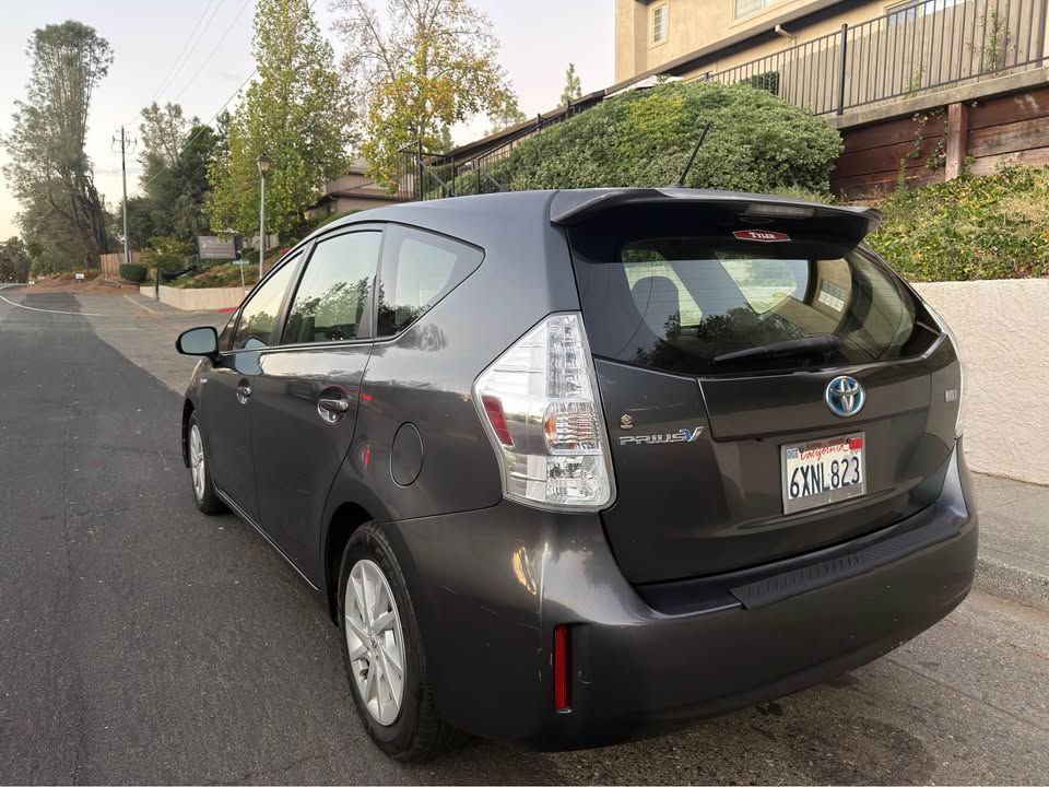 2012 Toyota Prius v